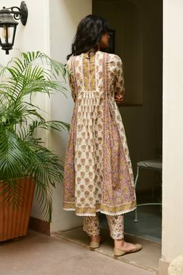 Aaravi beige suit set 2
