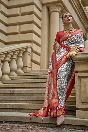 Elora Patola Print Silk  Saree For Women (Grey)