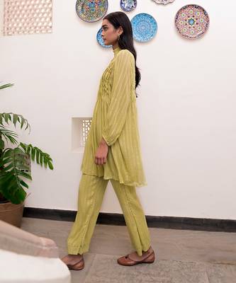 Pistavi zari textured kurti set 3