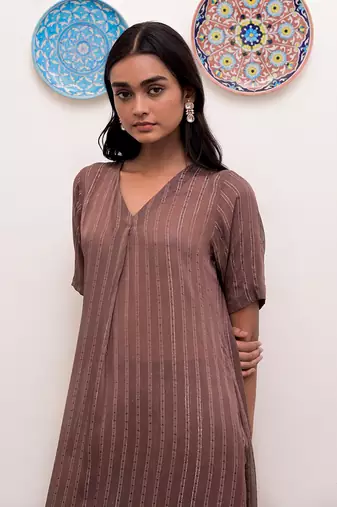 Gulkand zari textured kurta set