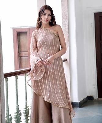 Sunehri zari textured kurta set 2