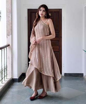 Sunehri zari textured kurta set 3