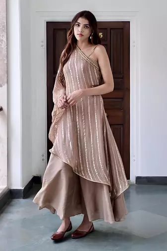 Sunehri zari textured kurta set