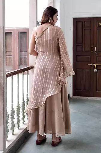 Sunehri zari textured kurta set