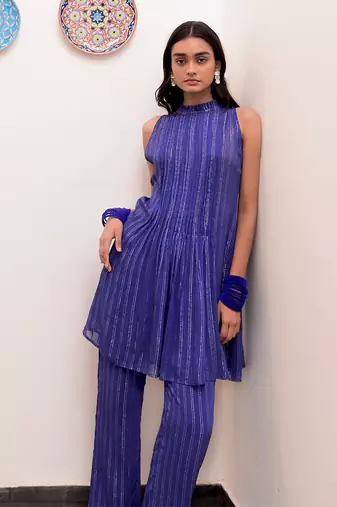 Neelambar zari textured kurti set