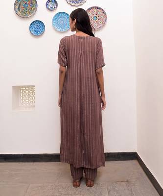 Gulkand zari textured kurta set 4