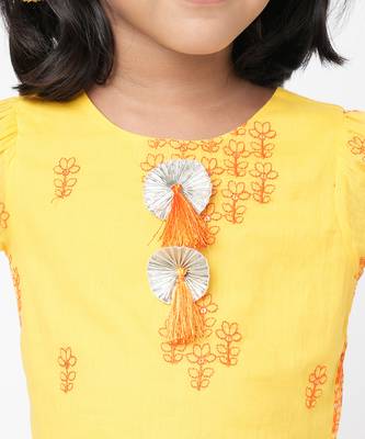 Khoochi poochi girls yellow lehanga choli set 4