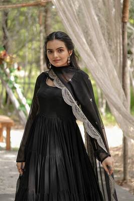 Tiered Stylish Black Color Women Gown With Dupatta Set 4