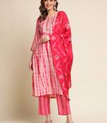 Pink printed regular gotta patti chanderi silk kurta with trousers & dupatta