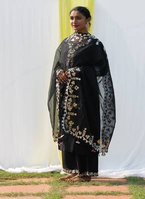 Rajshree - Black Suit Set 1