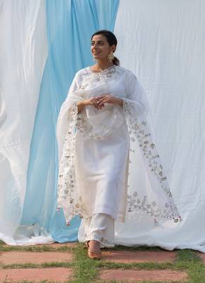 Rajshree - Ivory Suit Set 1