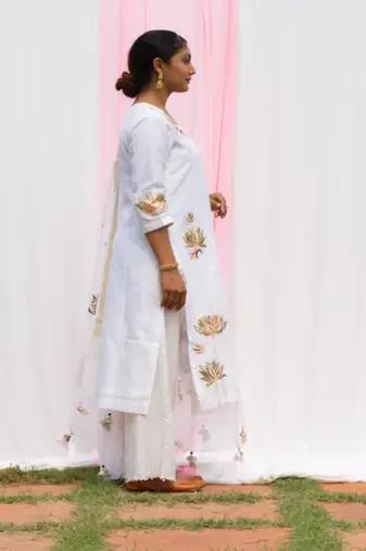 Lotus - Ivory Suit Set