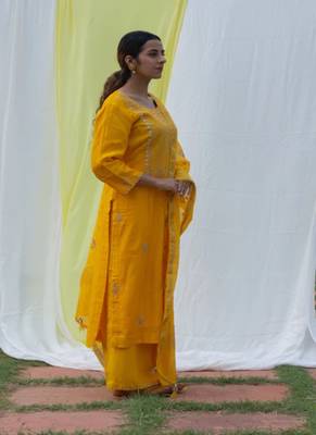Raj - Yellow Suit Set 2