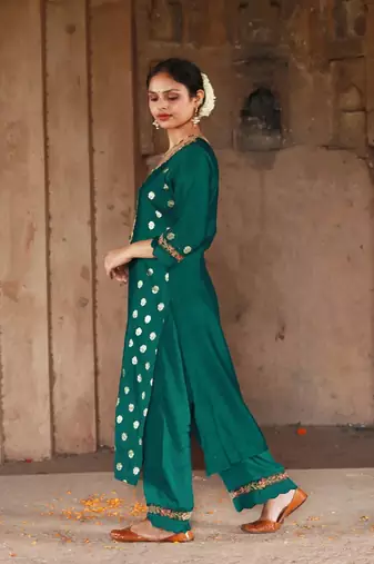 Meenkshi - Green Suit Set