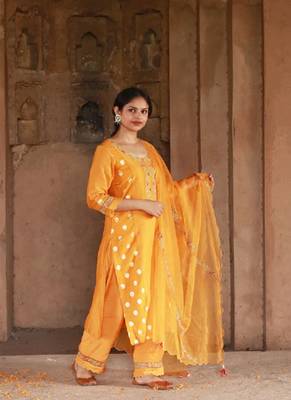 Meenkshi - Yellow Suit Set 1