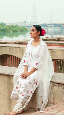 Siya - Ivory Suit Set - Limited Edition 1