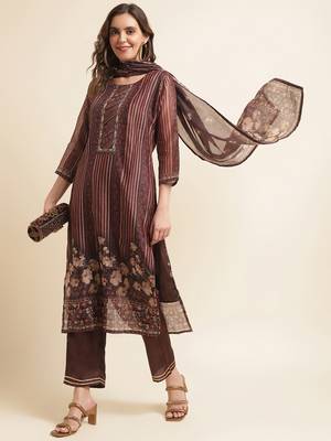 brown floral printed regular kurta with trousers & dupatta 4