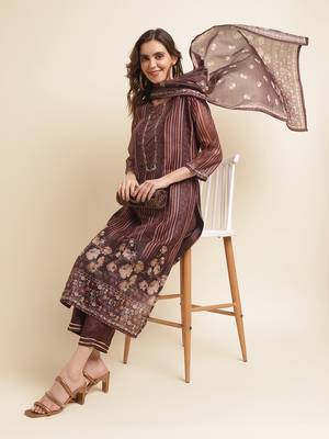 brown floral printed regular kurta with trousers & dupatta 5