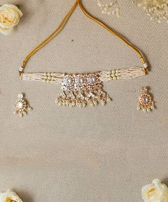 White kundan chokers set 1