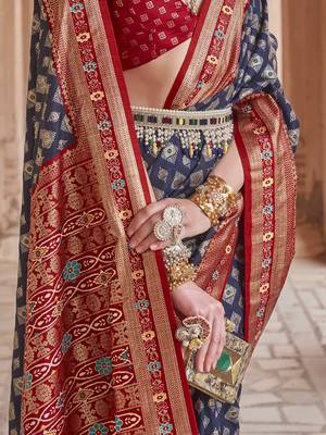 Elora Soft Silk Printed Patola Saree For Women (Navy Blue) 4