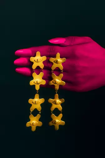 Kamal aankhen earrings