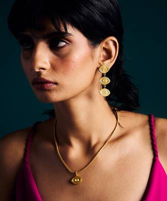 Drishti jewellery set with earrings and necklace 2