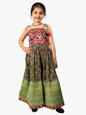 girl's shoulder straps green navratri dress 2
