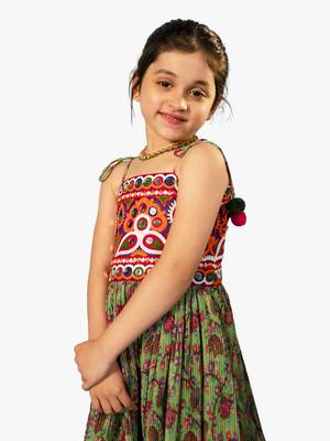 girl's shoulder straps green navratri dress 3