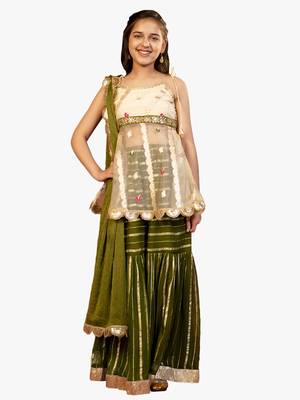 girl's green floral sharara set 1