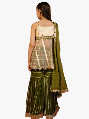 girl's green floral sharara set 4