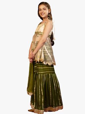 girl's green floral sharara set 5