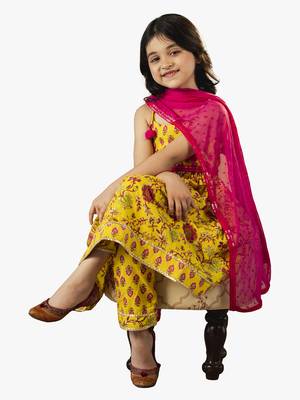 girl's jaipuri printed kurta with pant and dupatta (set of 3) 2