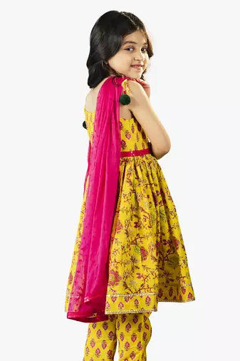 girl's jaipuri printed kurta with pant and dupatta (set of 3)