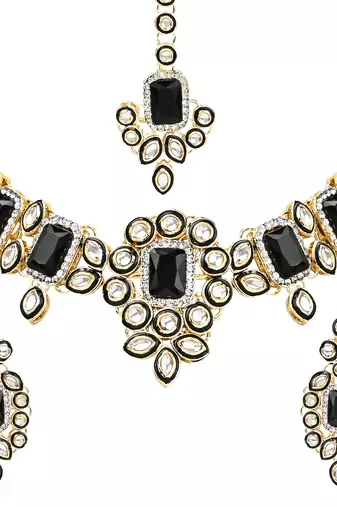 Traditional Kundan & Stone Choker Necklace Jewellery with Earrings & Maang Tikka Set