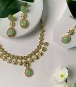 Latest Stylish Traditional Kundan Necklace Jewellery Set