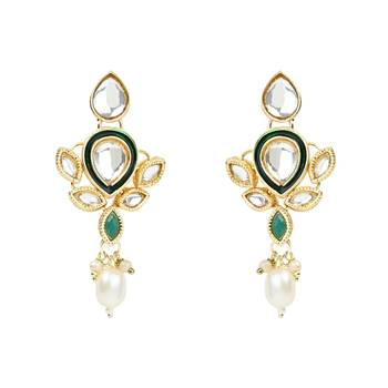 Traditional Pearl Kundan Floral Necklace With Earring Maang Tikka Set 3