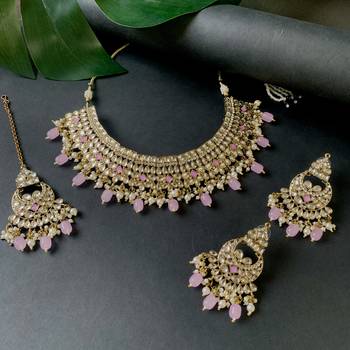 Traditional Kundan Pearl Hanging Choker Necklace Jewellery Set With Earrings & Maang Tikka 1
