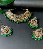 Traditional Pearl Kundan Studded Choker Jewellery Necklace Set with Maang Tikka