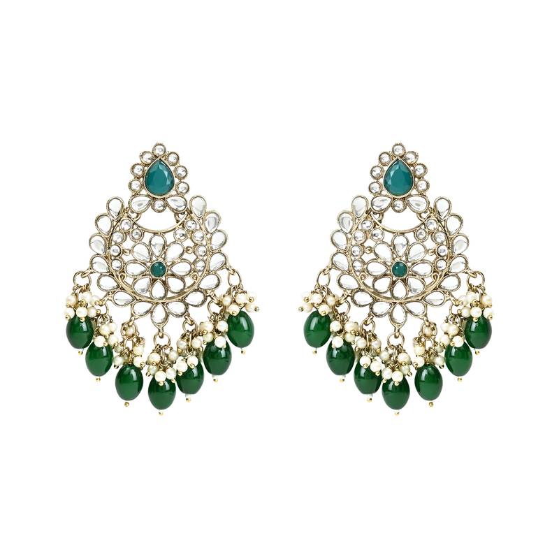 Traditional Pearl Kundan Studded Choker Jewellery Necklace Set with Maang Tikka