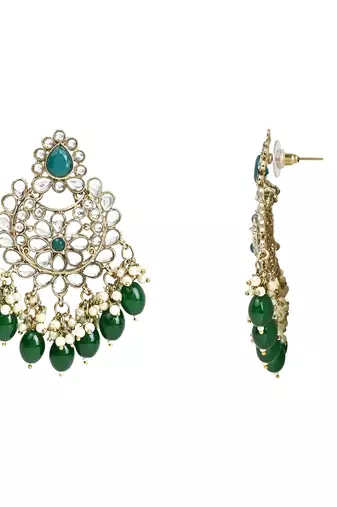 Traditional Pearl Kundan Studded Choker Jewellery Necklace Set with Maang Tikka