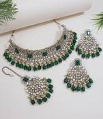 Traditional Pearl Kundan Choker Jewellery Necklace Set with Maang Tikka