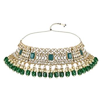 Traditional Pearl Kundan Choker Jewellery Necklace Set with Maang Tikka 3