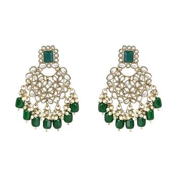 Traditional Pearl Kundan Choker Jewellery Necklace Set with Maang Tikka 4