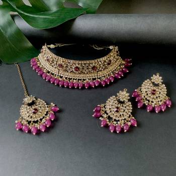 Traditional Kundan Pearl Hanging Choker Necklace Jewellery Set With Earrings & Maang Tikka 1