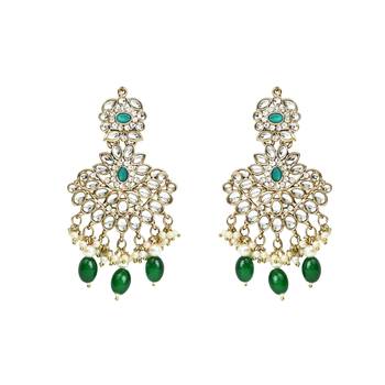 Traditional Kundan Pearl Drop Bridal Choker Necklace With Chandbali Earrings & Maang Tikka Jewellery Set 4