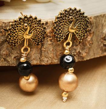 Black Beads Necklace with Gold Plated Peacock Pendant 4