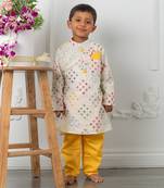 Off white embroidered kurta pyjama set