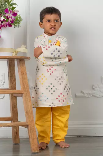 Off white embroidered kurta pyjama set