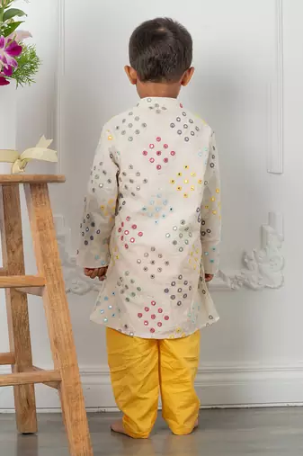 Off white embroidered kurta pyjama set