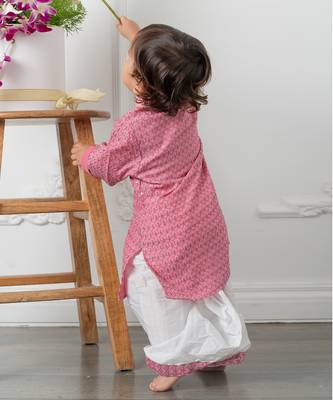 Pink embroidered kurta set 3